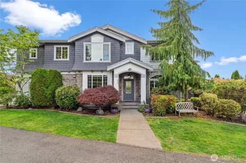1027 S 232nd St, Des Moines, WA 98198
