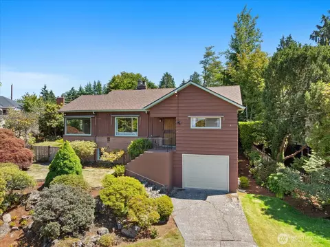 9526 28th Ave NW, Seattle, WA 98117