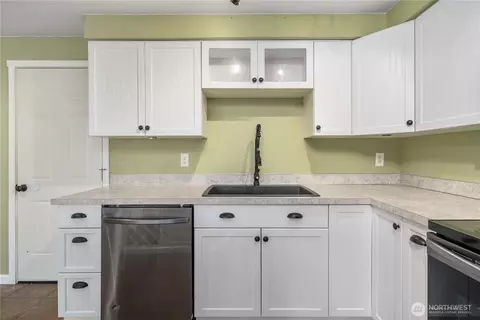 Kitchen - 17402 6th Avenue Ct E, Spanaway, WA 98387 photo 3 of 5