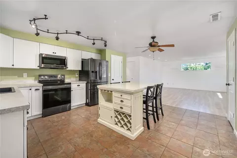 Kitchen - 17402 6th Avenue Ct E, Spanaway, WA 98387 photo 5 of 5