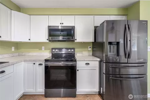 Kitchen - 17402 6th Avenue Ct E, Spanaway, WA 98387 photo 2 of 5