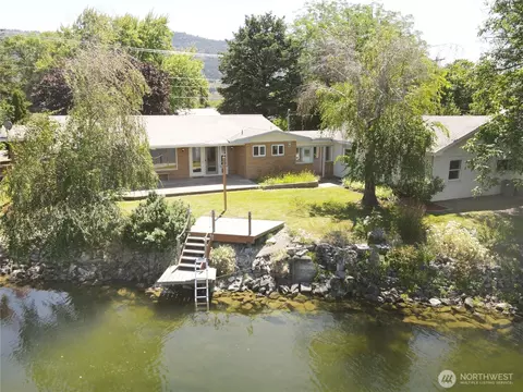 1616 Cherry St, Oroville, WA 98844