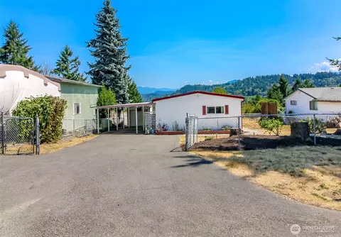 14101 Greenbelt Dr E, Bonney Lake, WA 98391