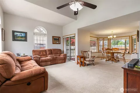 Living - 609 E 4 Th St, Nooksack, WA 98276 photo 3 of 3