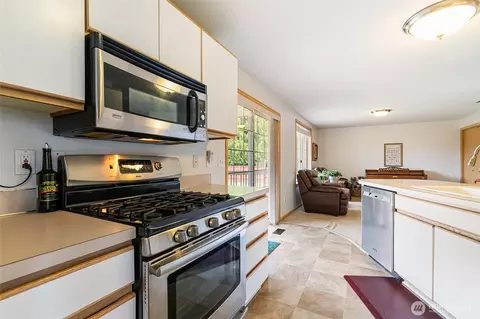 Kitchen - 609 E 4 Th St, Nooksack, WA 98276 photo 1 of 3