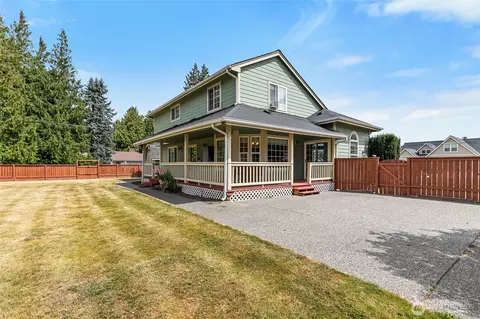 Exterior - 609 E 4 Th St, Nooksack, WA 98276 photo 8 of 14