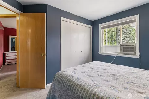 Bedroom - 609 E 4 Th St, Nooksack, WA 98276 photo 2 of 6