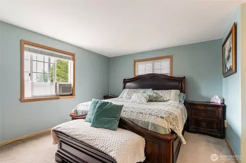 Bedroom - 609 E 4 Th St, Nooksack, WA 98276 photo 4 of 6