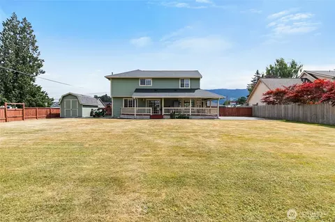 Exterior - 609 E 4 Th St, Nooksack, WA 98276 photo 10 of 14