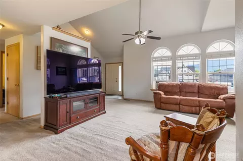 Living - 609 E 4 Th St, Nooksack, WA 98276 photo 2 of 3