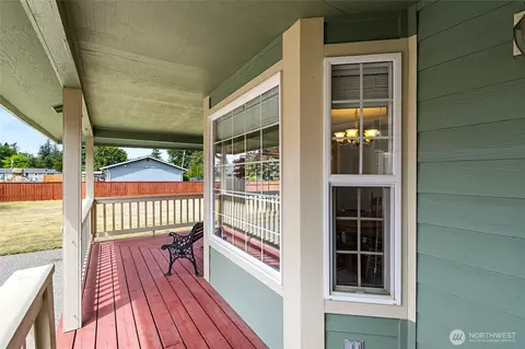 Exterior - 609 E 4 Th St, Nooksack, WA 98276 photo 5 of 14