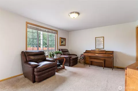 Living - 609 E 4 Th St, Nooksack, WA 98276 photo 1 of 3