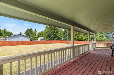 Exterior - 609 E 4 Th St, Nooksack, WA 98276 photo 6 of 14