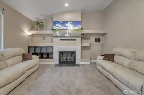 Living - 25313 38th Ave E, Spanaway, WA 98387 photo 5 of 6
