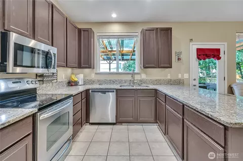 Kitchen - 25313 38th Ave E, Spanaway, WA 98387 photo 1 of 3