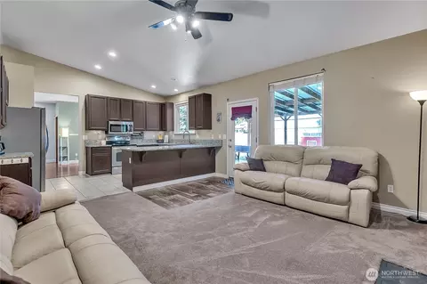 Living - 25313 38th Ave E, Spanaway, WA 98387 photo 4 of 6