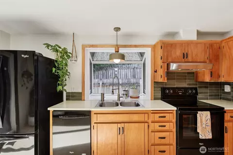 Kitchen - 3605 Earl Ave, Everett, WA 98201 photo 3 of 3