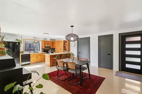 Entry Way - 3605 Earl Ave, Everett, WA 98201 photo 1 of 1