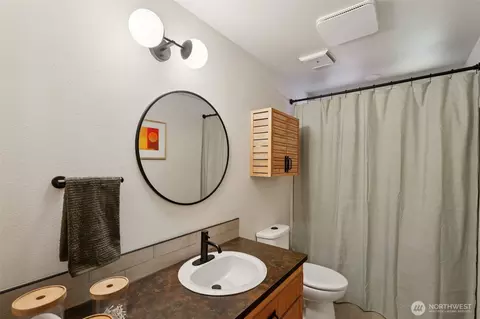 Bath - 3605 Earl Ave, Everett, WA 98201 photo 2 of 2