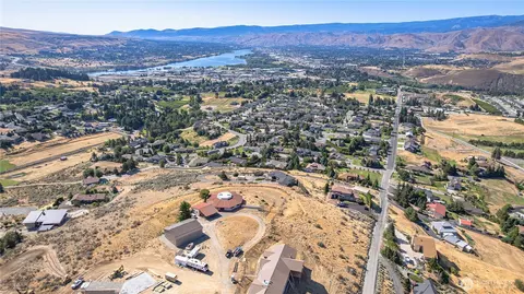 80 Soltice Ln, Wenatchee, WA 98801