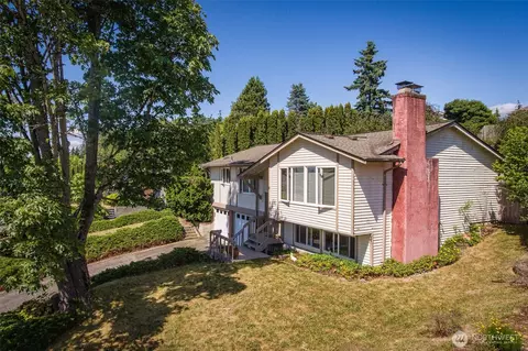 2120 Niagara Dr, Bellingham, WA 98229
