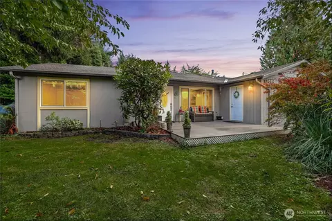 17654 86th Ave NE, Bothell, WA 98011