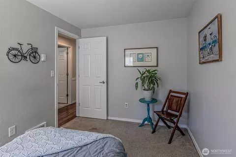 Bedroom - 18920 217th Ave E, Orting, WA 98360 photo 4 of 4
