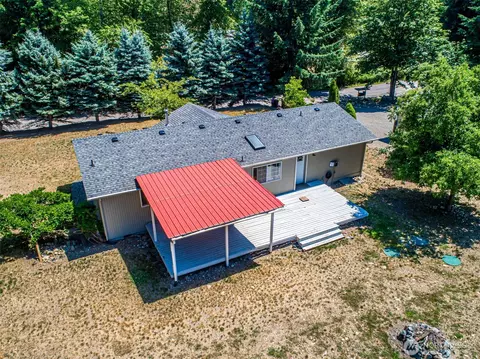 Exterior - 18920 217th Ave E, Orting, WA 98360 photo 5 of 6