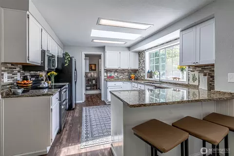 Kitchen - 18920 217th Ave E, Orting, WA 98360 photo 1 of 6