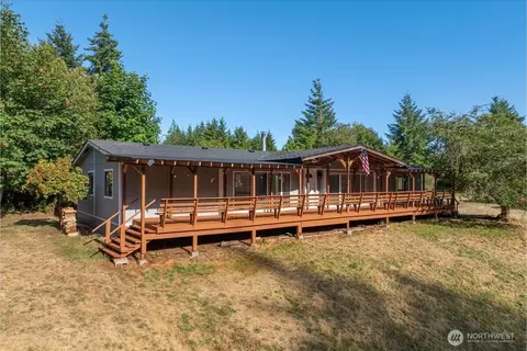331 E Frontier Rd, Grapeview, WA 98546