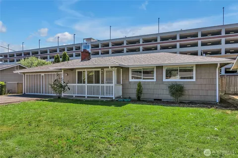 2015 Dogwood Dr SE, Auburn, WA 98092
