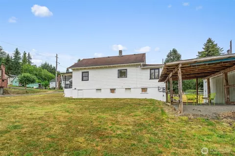 Exterior - 2104 Stuart St, Raymond, WA 98577 photo 5 of 8
