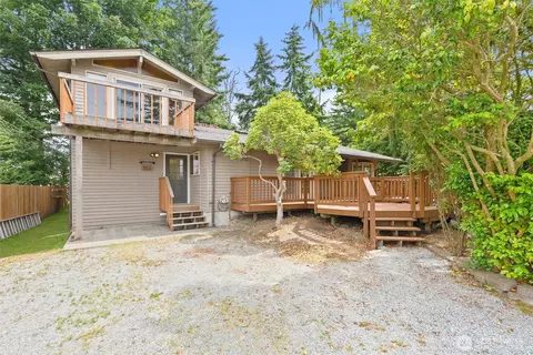383 E Piper Way, Camano Island, WA 98282
