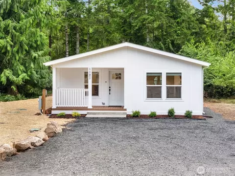 1121 E Lakeshore Dr, Shelton, WA 98584