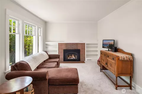 Living - 32112 E Bird St, Carnation, WA 98014 photo 1 of 2