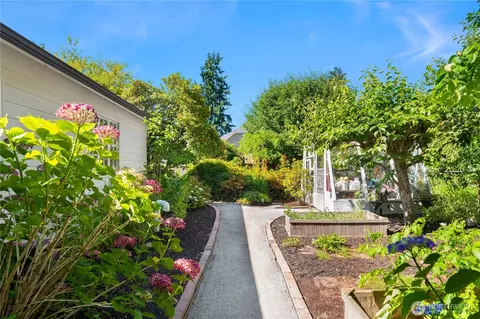 Exterior - 32112 E Bird St, Carnation, WA 98014 photo 5 of 10