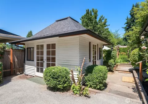 Exterior - 32112 E Bird St, Carnation, WA 98014 photo 4 of 10