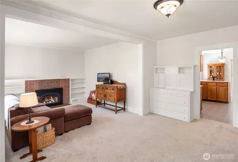 Living - 32112 E Bird St, Carnation, WA 98014 photo 2 of 2