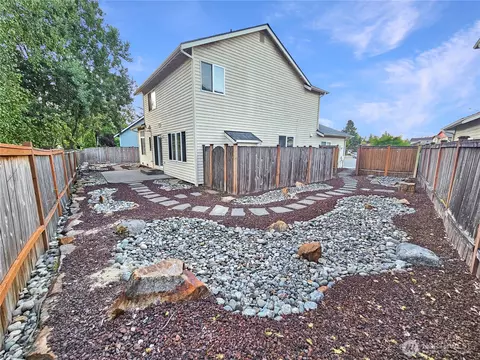 Exterior - 18015 27th Dr SE, Bothell, WA 98012 photo 3 of 3