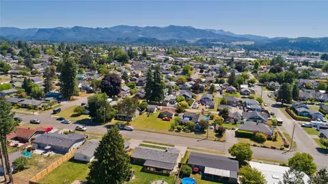 View/Area - 1136 Harding, Enumclaw, WA 98022 photo 2 of 3