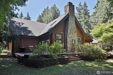 4345 Glendale Rd, Clinton, WA 98236