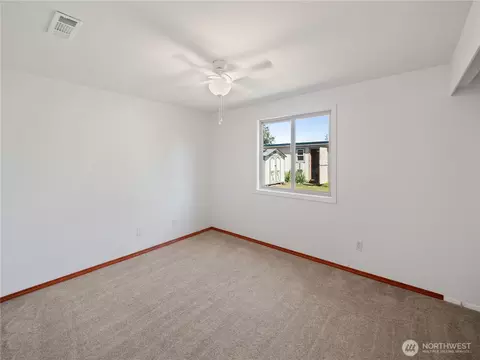 Bedroom - 2901 Sun Mountain Dr, Enumclaw, WA 98022 photo 1 of 3