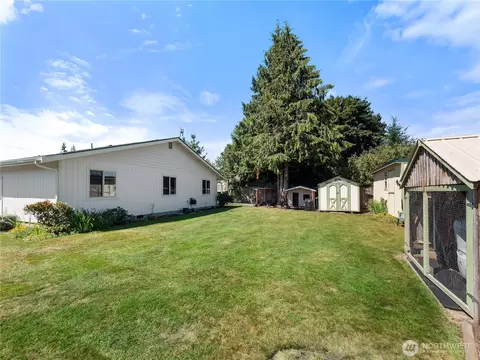 Exterior - 2901 Sun Mountain Dr, Enumclaw, WA 98022 photo 3 of 8