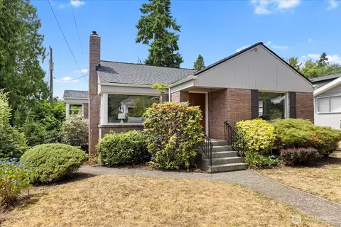 10417 20th Ave NE, Seattle, WA 98125