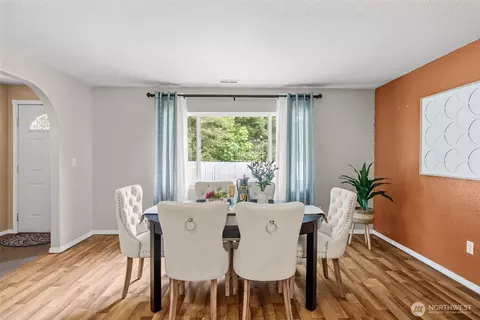 Dining - 19221 Patterson Rd E, Orting, WA 98360 photo 3 of 6