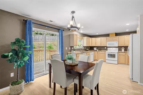 Dining - 19221 Patterson Rd E, Orting, WA 98360 photo 2 of 6