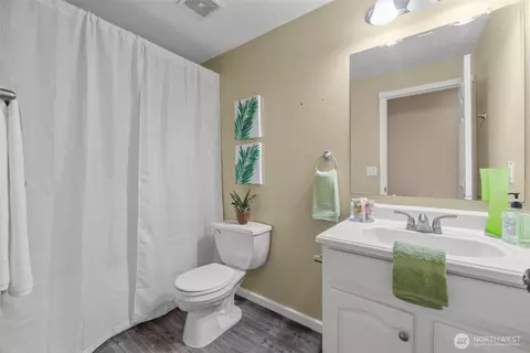 Bath - 19221 Patterson Rd E, Orting, WA 98360 photo 1 of 2