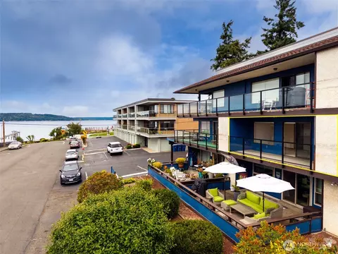 516 S 222nd St #4, Des Moines, WA 98198