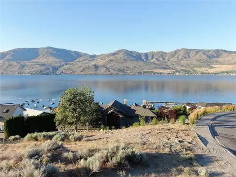210 Crystal View Dr, Chelan, WA 98816