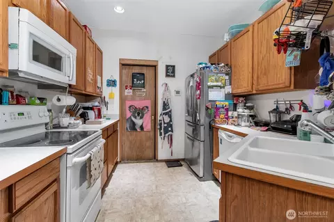 Kitchen - 315 350th St E, Roy, WA 98580 photo 1 of 2